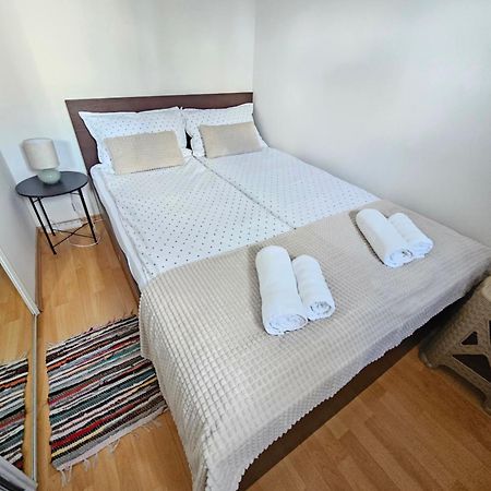 Old Town Retreat Apartment Sarajevo Bagian luar foto